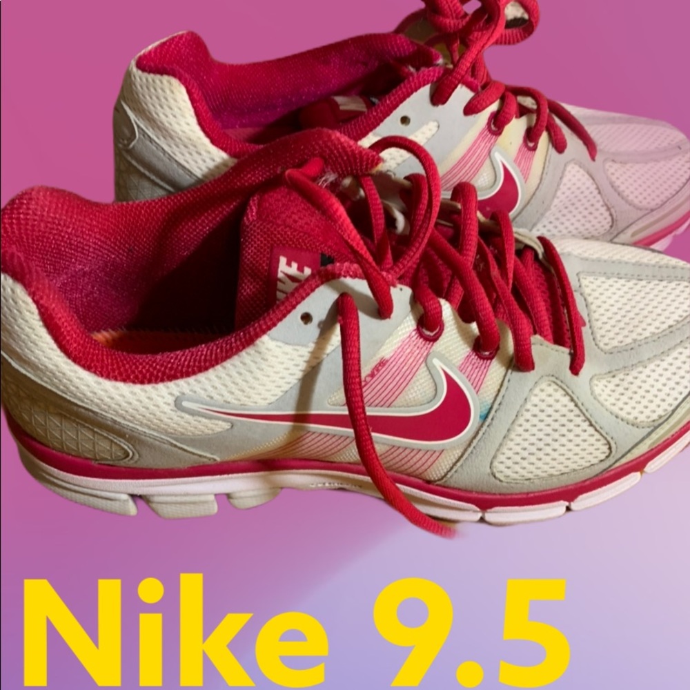 Nike Pegasus women’s sneakers 9.5